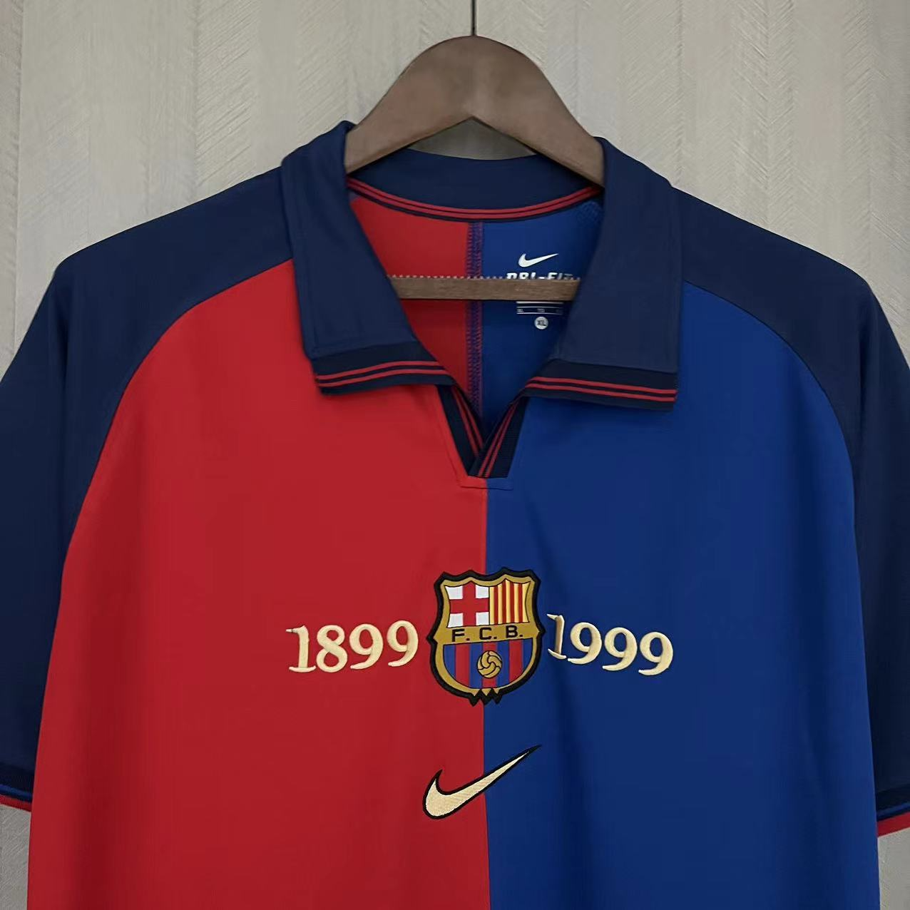 Camisa Barcelona Home 1999/00 - Retrô Nike Masculino - Azul e Grená