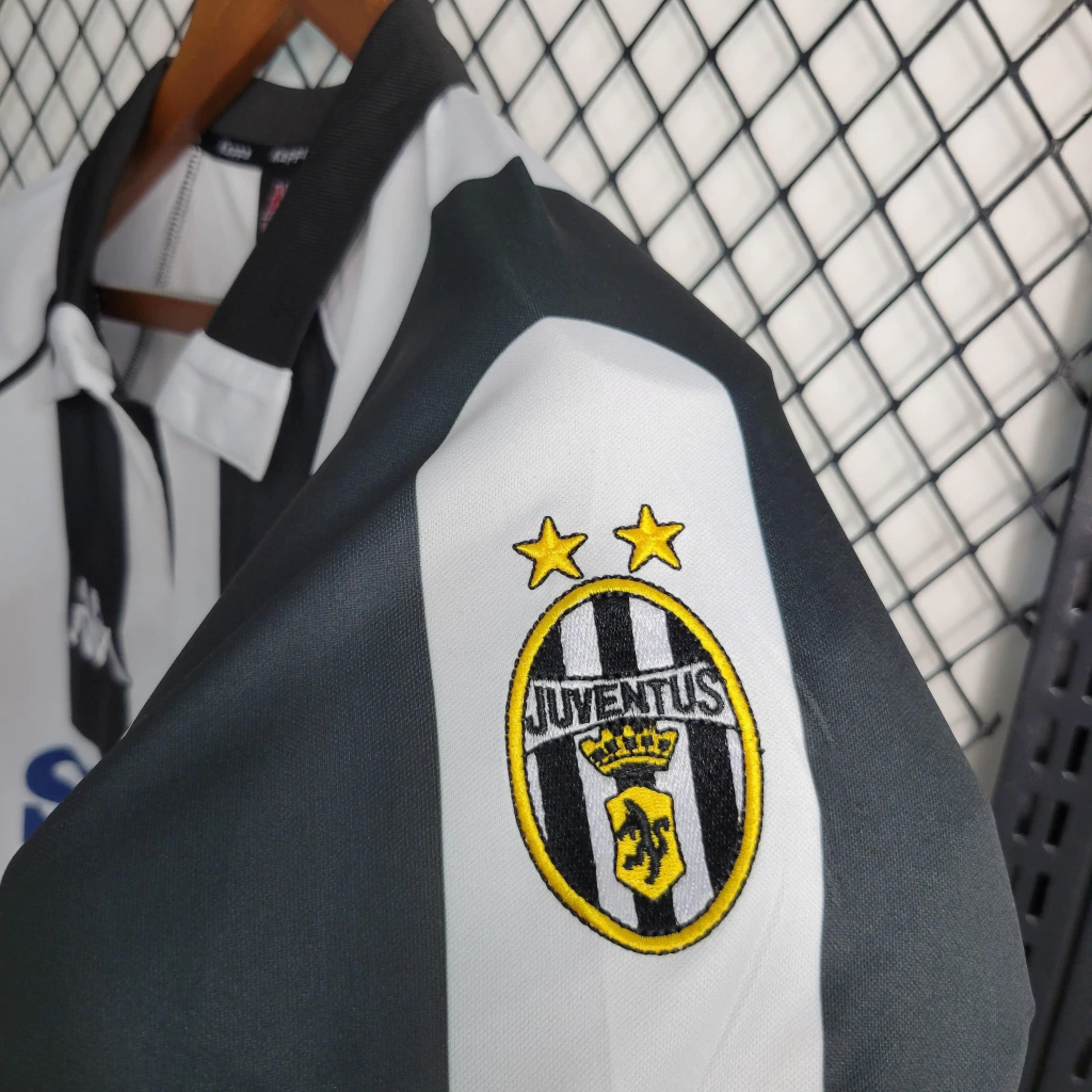 Camisa Juventus Home 1997/98 - Retrô Kappa Masculino - Preto e Branco