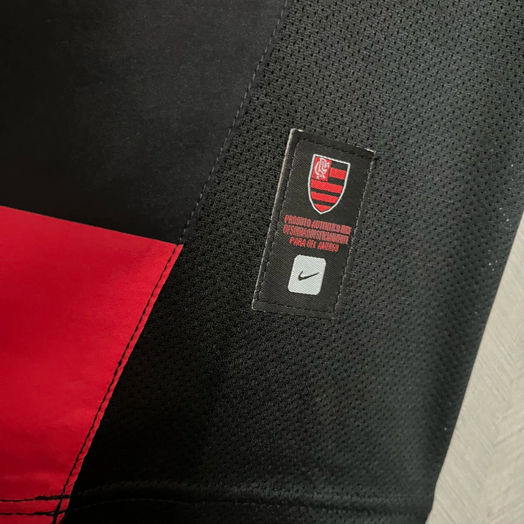 Camisa Flamengo Third 2005/06 - Retrô Nike Masculino - Preto e Vermelho